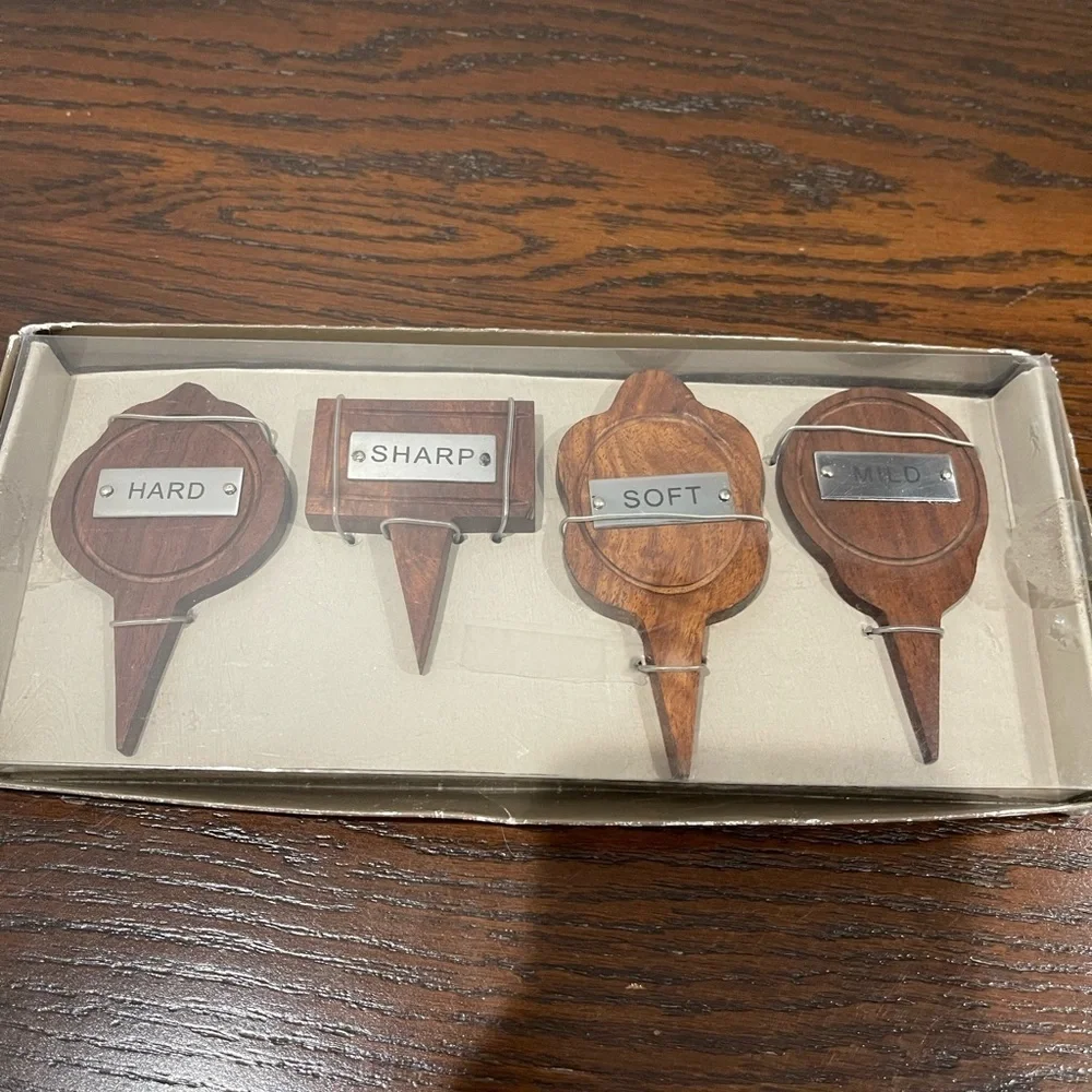 Pier one CHEESE SIGNS new in box